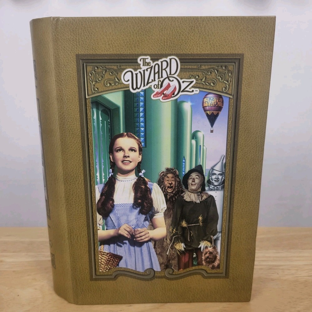MasterPieces Wizard of Oz Emerald City 300 Piece Jigsaw Puzzle Book Box